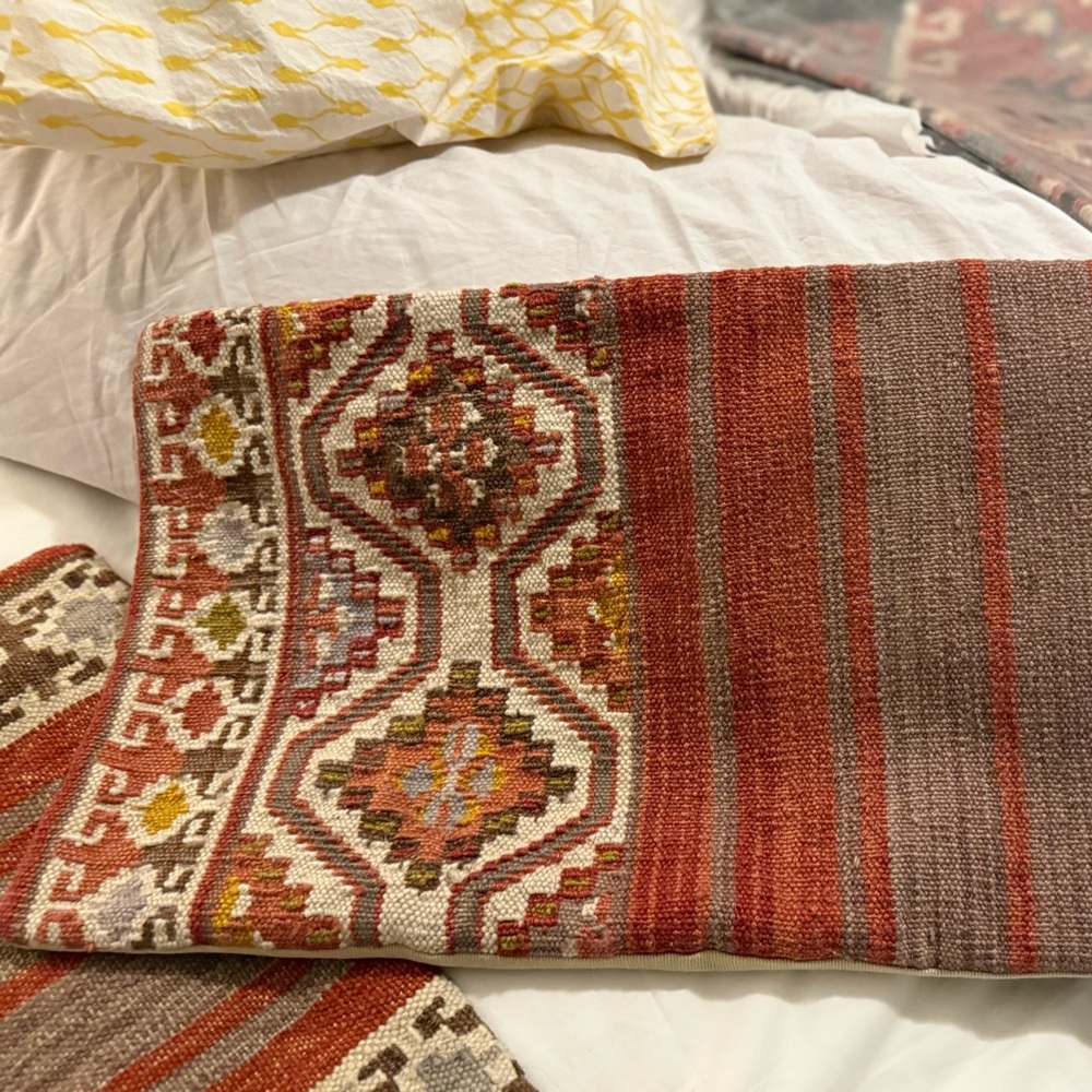 Pottery Barn Vintage Mahal Wool Lumbar Kilim Pillow Cover, 12 X 24, 2009